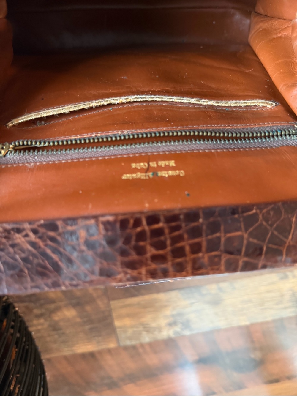 Vintage Genuine Alligator Purse - Picture 5 of 9